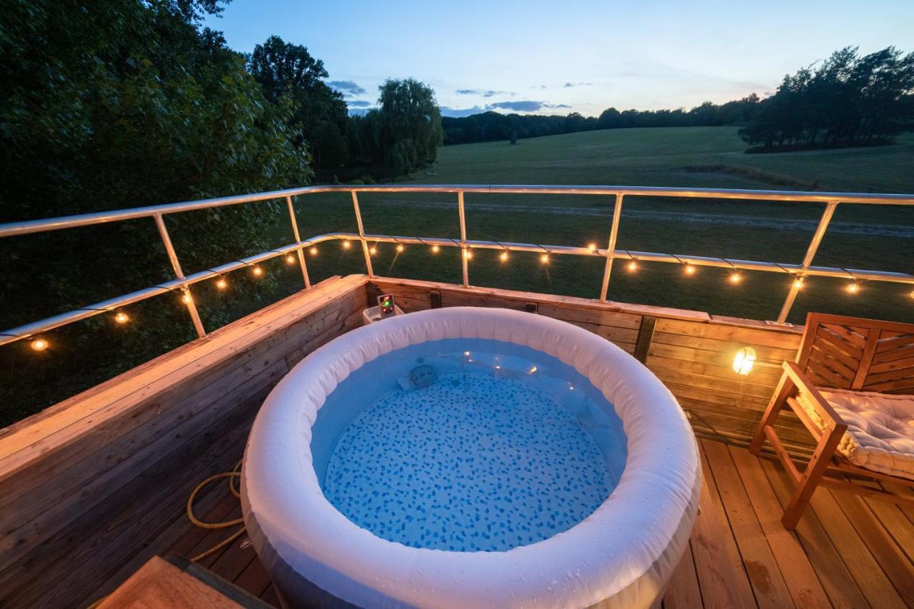 Hotel Delightful 2 Bed Double Decker Bus With Hot Tub à Uckfield Extérieur photo