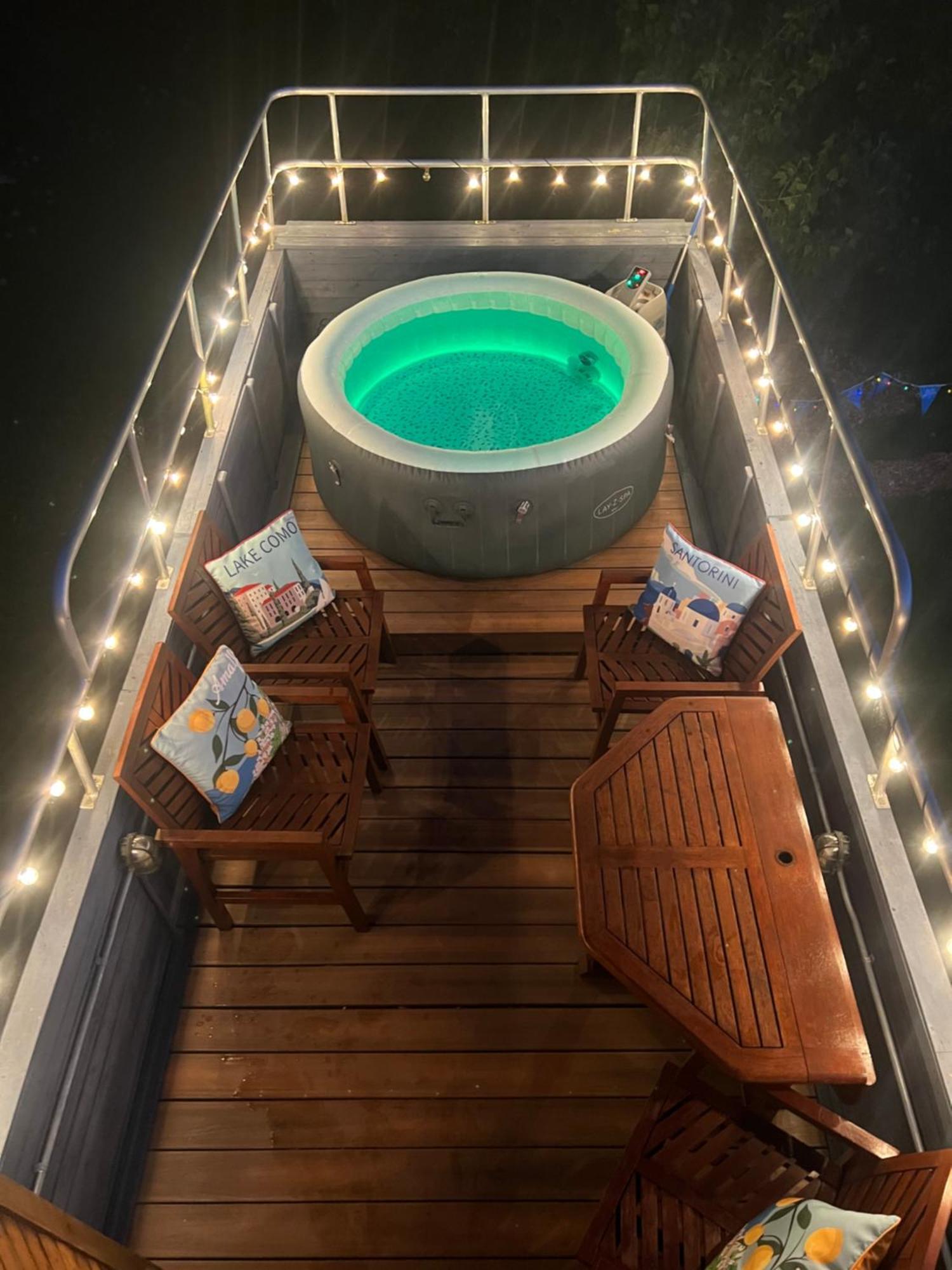 Hotel Delightful 2 Bed Double Decker Bus With Hot Tub à Uckfield Extérieur photo